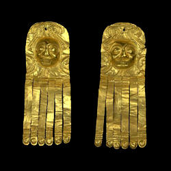 Archivo:Tumaco-colgante-de-orejera-Oro-500-a.C. - 300-d.C..jpeg