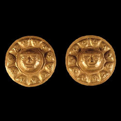 miniaturadeimagen]Colgantes de orejera. Oro 600 d.C. - 1700 d.C. Consacá, Nariño 11,6 cm 11,5 cm.