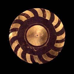 Archivo:Narino-discos-giratorios-tumbaga--600-d.C-1700-d.C.jpeg
